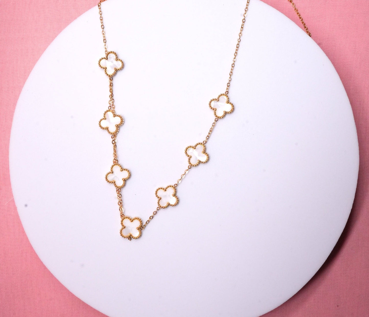 clover white necklace