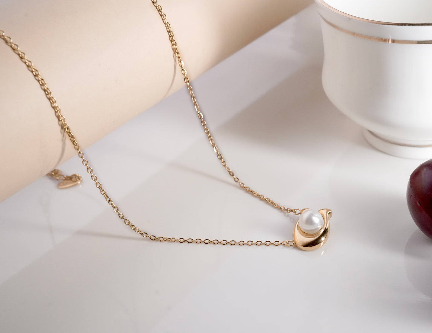 Oorvi Moti pendant necklace